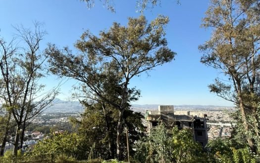 Terreno en venta en Balcones de Santa María con vista panorámica, Morelia