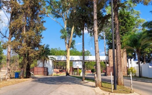 Terreno en venta adyacente a Bosques de la Presa, Morelia